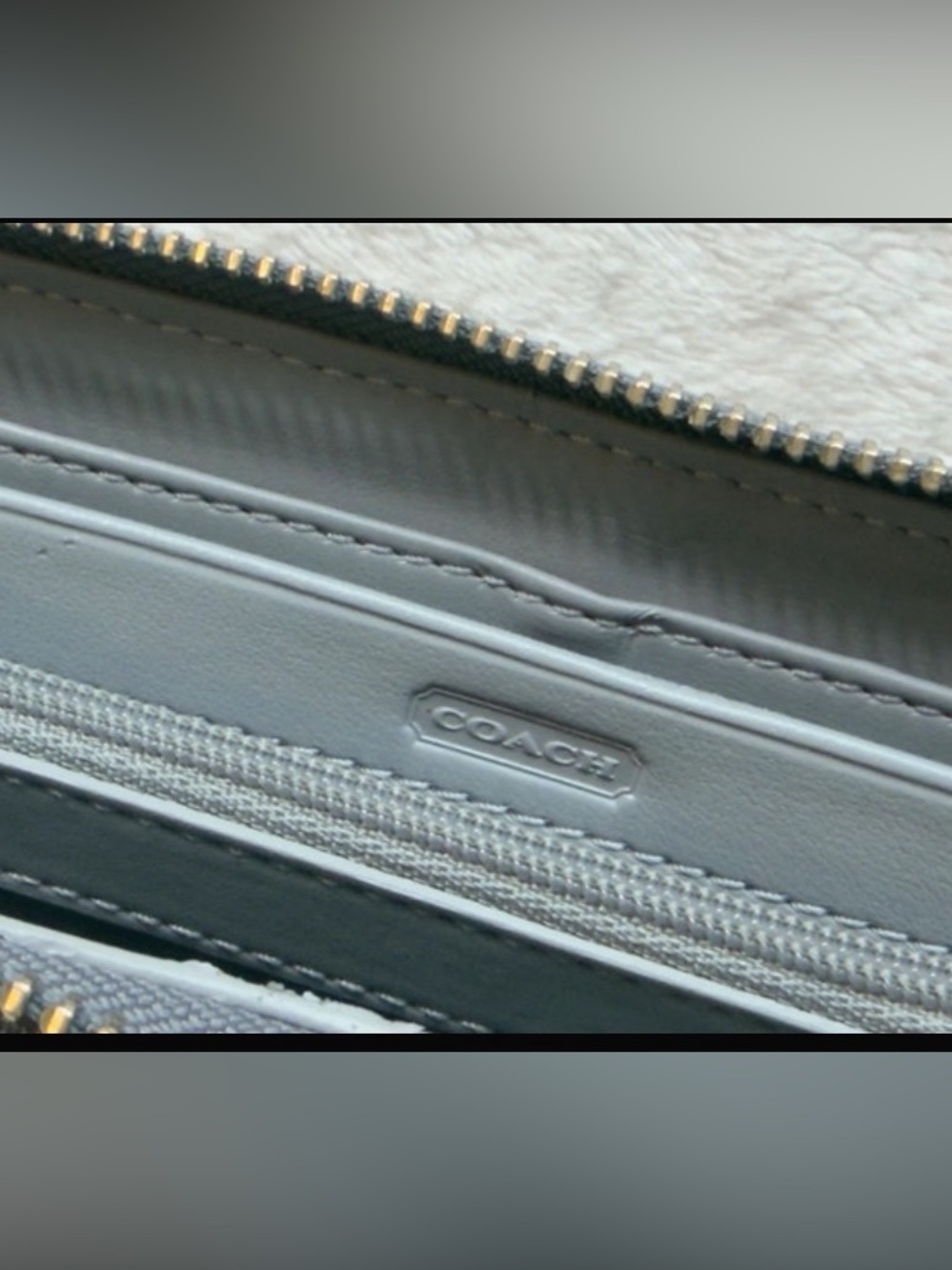 COACH 👛 EUC Penelope Full Zip Wallet Gray Signature Canvas and Metallic Silver - Picture 5 of 6